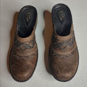 Clark's Artisan Wedge Clogs Size 8 Brown